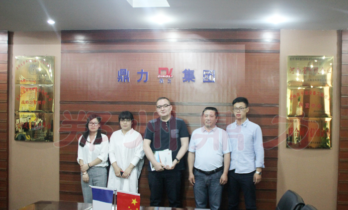 法國客戶選購我司2.5噸/時木屑烘干機