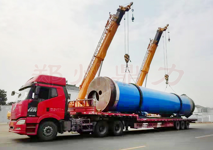 鼎力醋糟烘干設(shè)備吊裝現(xiàn)場(chǎng)